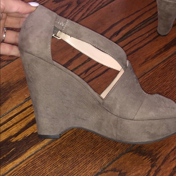 Nine West- Suede Wedges- Size 8.5 - Picture 6 of 8